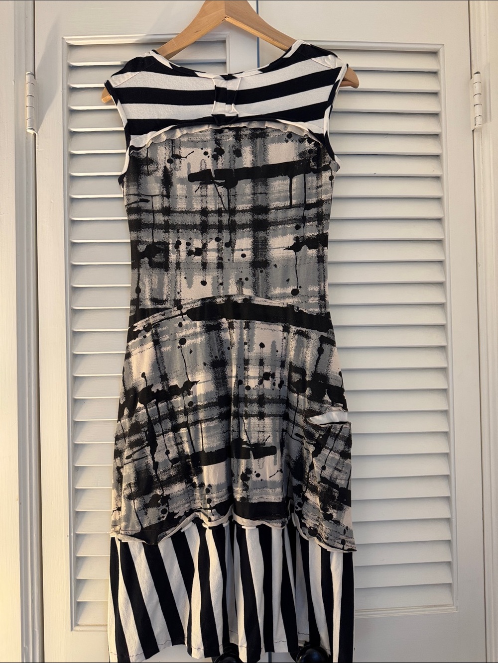 Aimee G Black & White Mixed-Print Sleeveless Midi Dress - Picture 3 of 4